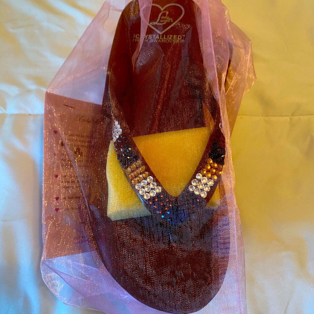 Lady Lanell’s dressy flip flops